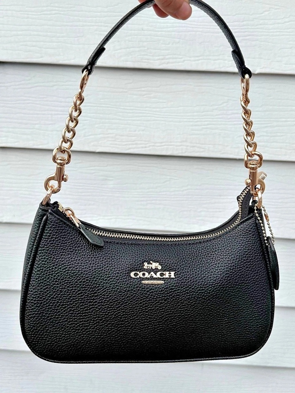 Coach Teri Shoulder Bag Black Shoulder Bag with Gold Chain Strap CA209